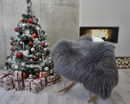 SHEEPSKIN GREY Throw Genuine leather Sheep Skin Decorative rug grey 46'' x 26" comfy, cozy, hair is very thick, shiny !
