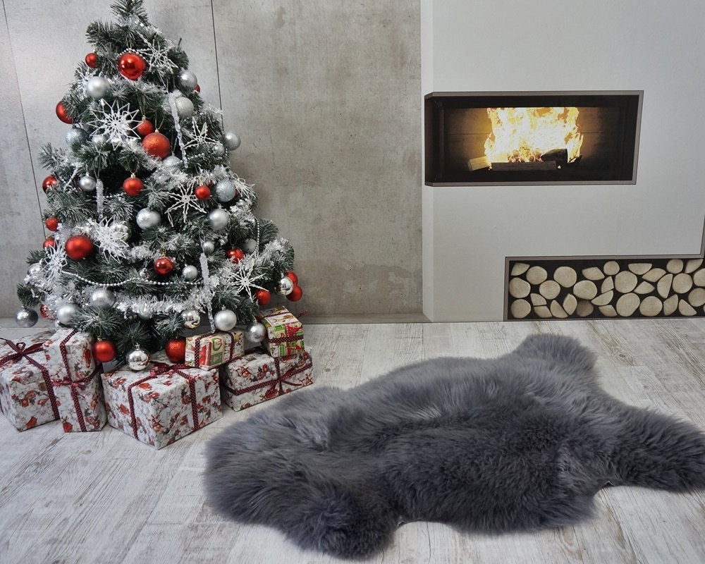 SHEEPSKIN GREY Throw Genuine leather Sheep Skin Decorative rug grey 46'' x 26" comfy, cozy, hair is very thick, shiny !