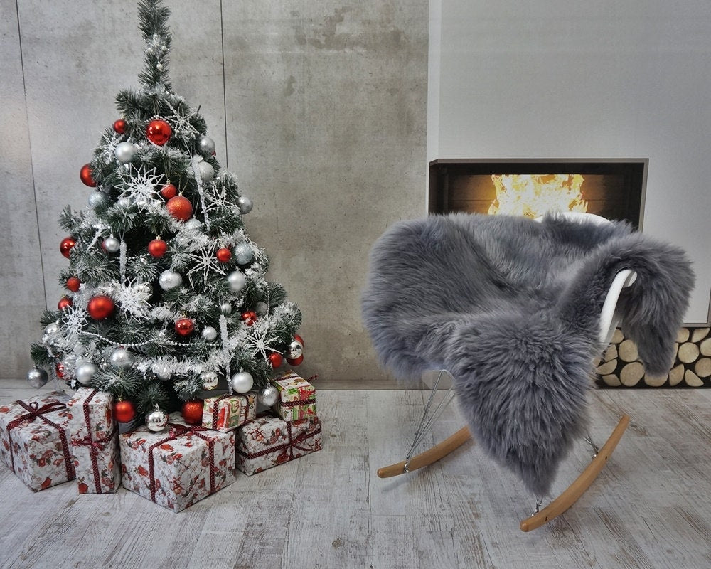 SHEEPSKIN GREY Throw Genuine leather Sheep Skin Decorative rug grey 46'' x 26" comfy, cozy, hair is very thick, shiny !