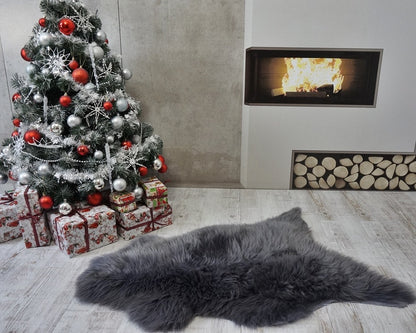 SHEEPSKIN GREY Throw Genuine leather Sheep Skin Decorative rug grey 48'' x 28" comfy, cozy, hair is very thick, shiny !