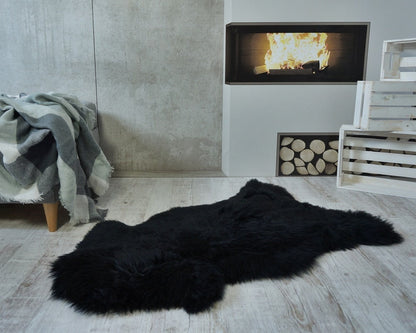 Big SHEEPSKIN XL BLACK Throw Genuine leather Sheep Skin Decorative rug 44 "x 26" comfy, cozy, hair is very thick! Good gift!!