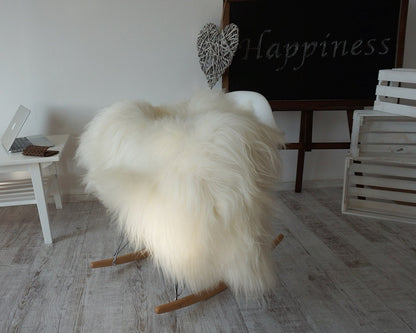 SHEEPSKIN Iceland White CREAM Throw Genuine leather Sheep Skin 50"x 30" Decorative rug White comfy, cozy, hair is very thick, shiny !