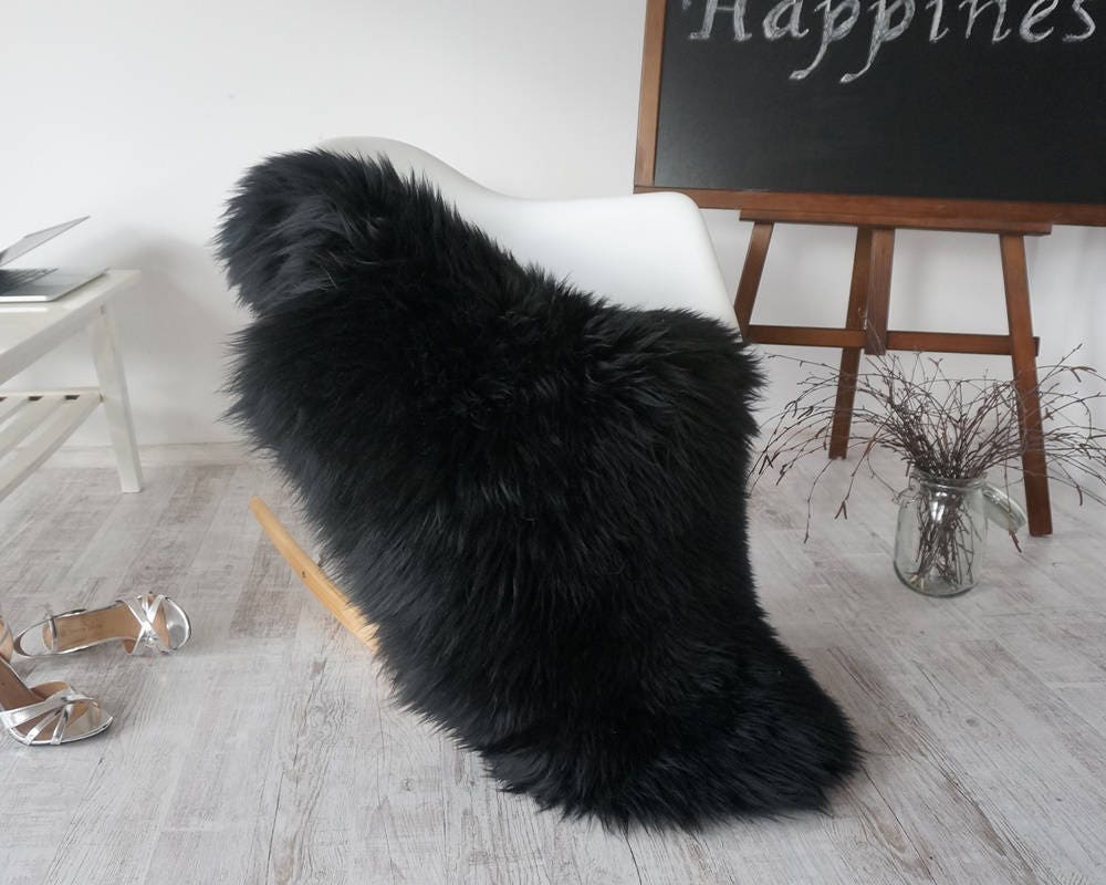 Big SHEEPSKIN L BLACK Throw Genuine leather Sheep Skin Decorative rug  48 "x 28" comfy, cozy, hair is very thick! Good gift!!