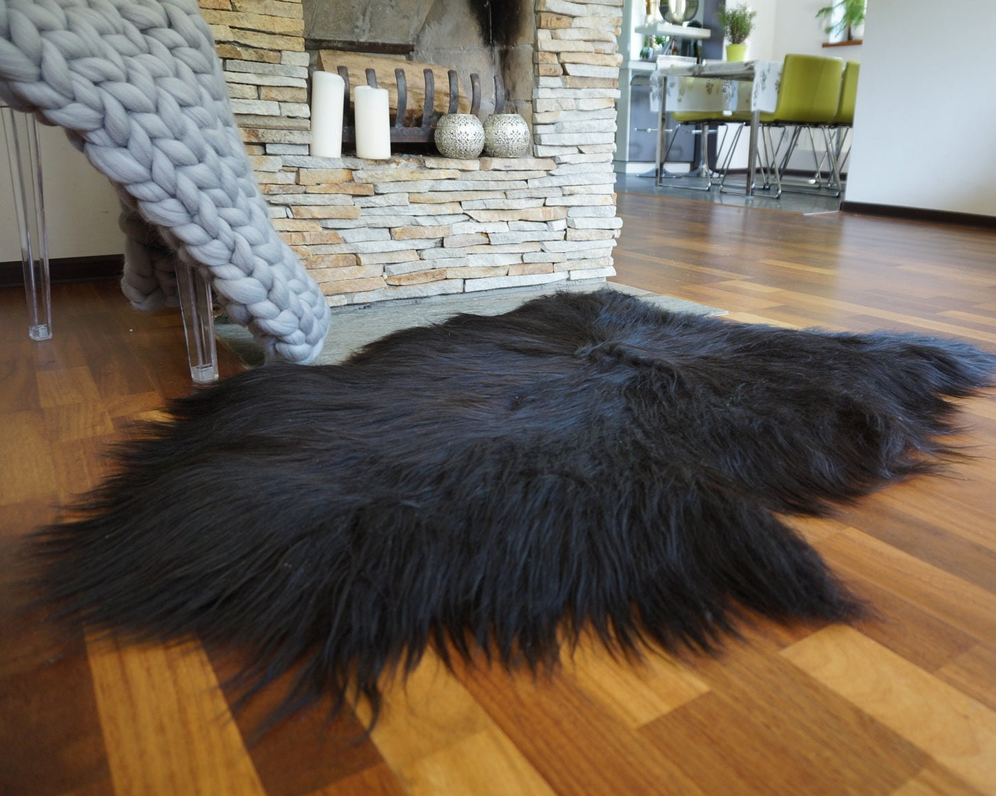 SHEEPSKIN ICELANDIC BLACK Throw Genuine leather Sheep Skin 50" x 30" Decorative rug  comfy, cozy, hair is very thick, shiny !