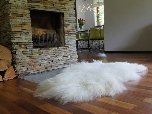 SHEEPSKIN ICELANDIC White and Cream Throw Genuine leather Sheep Skin 52" x 32" Decorative rug White comfy, cozy, hair is very thick, shiny !