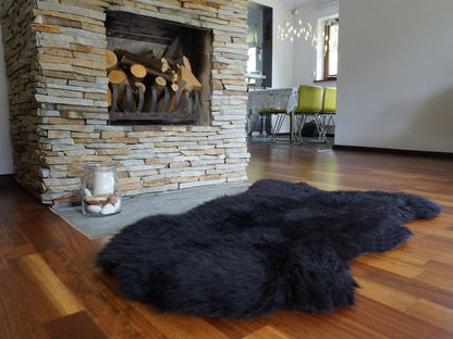 SHEEPSKIN Black  Throw Genuine leather  color Sheep Skin Decorative rug 46"x 26" comfy, cozy, hair is very thick, shiny