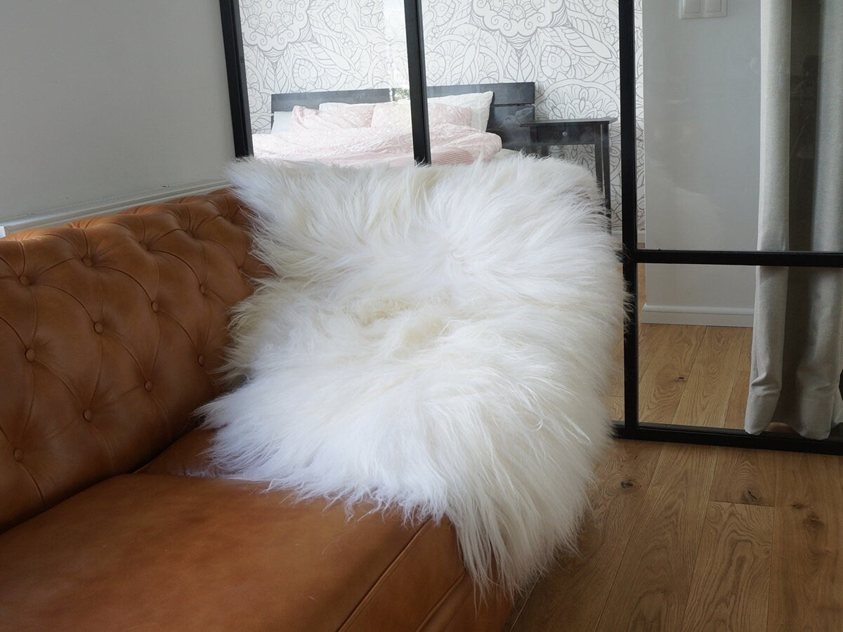 SHEEPSKIN ICELANDIC White Throw Genuine leather Sheep Skin 52" x 32" Decorative rug White comfy, cozy, hair is very thick, shiny !