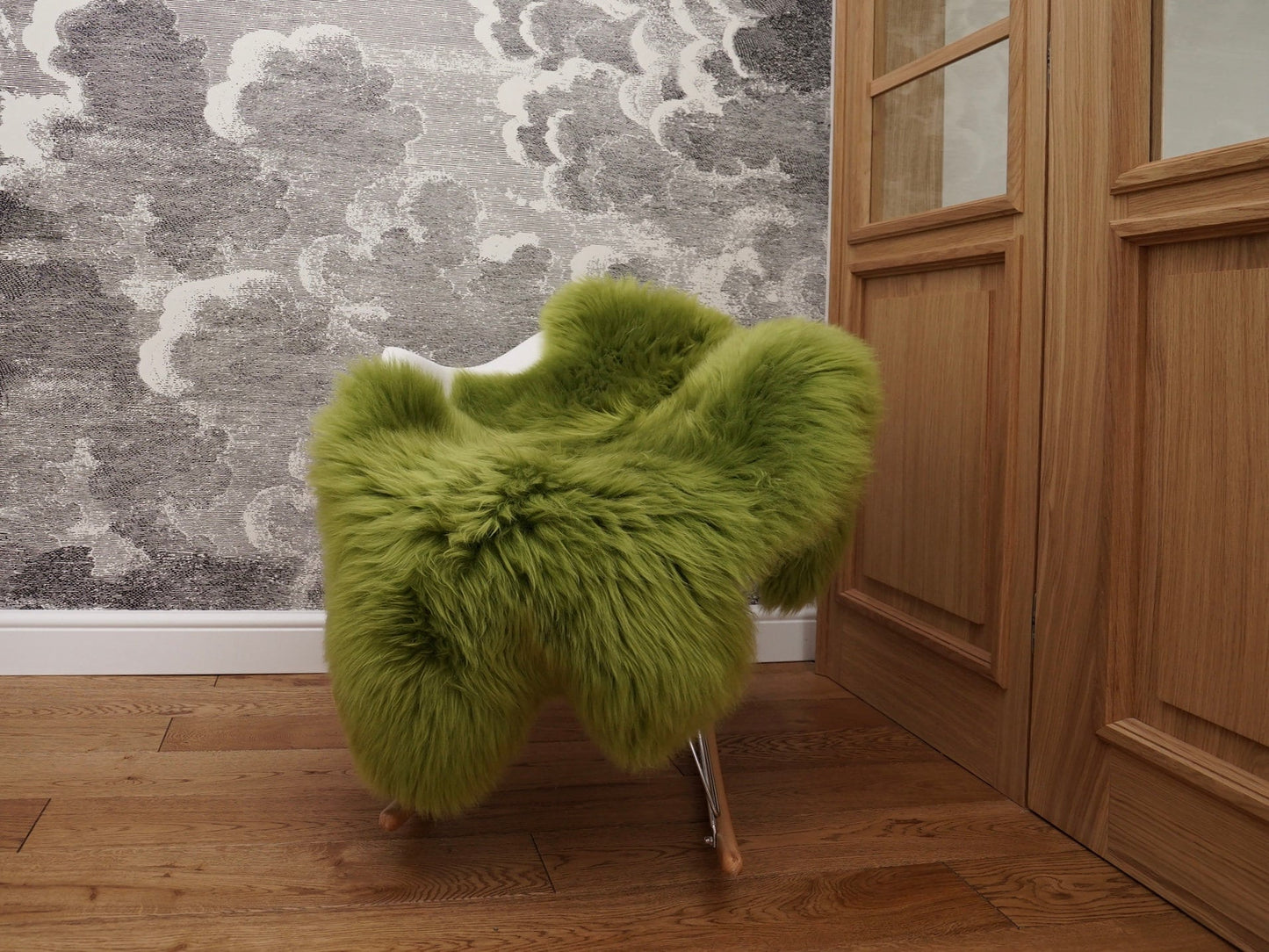 SHEEPSKIN GREEN X  Throw Genuine leather Sheep Skin  Decorative rug green comfy, cozy, hair is very thick, shiny !