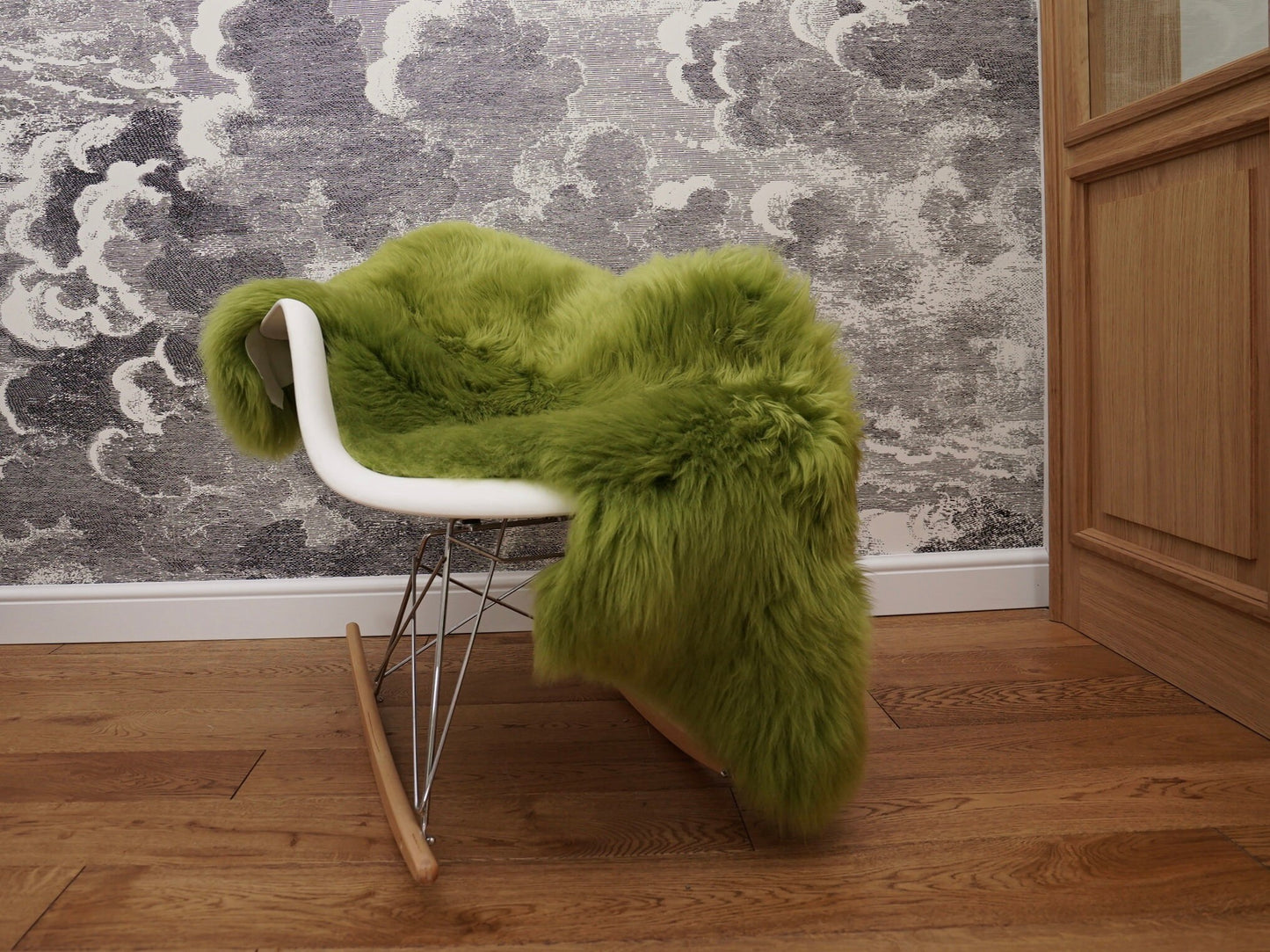 SHEEPSKIN GREEN X  Throw Genuine leather Sheep Skin  Decorative rug green comfy, cozy, hair is very thick, shiny !