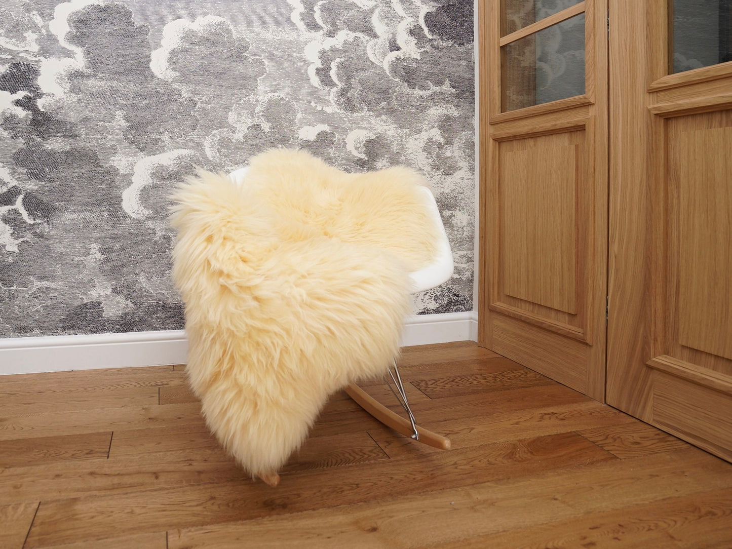 SHEEPSKIN YELLOW Throw Genuine leather Sheep Skin  Decorative rug gold comfy, cozy, hair is very thick, shiny !