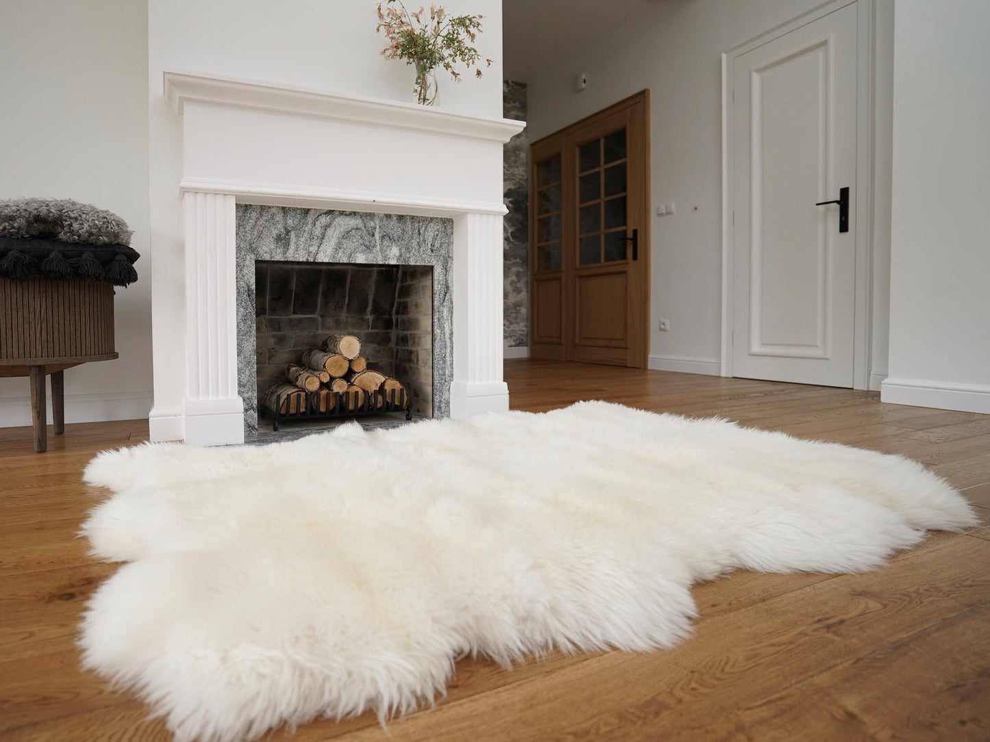 GIANT SHEEPSKIN Triple XXL White Throw Genuine leather Sheep Skin 70" x 50" Decorative rug Natural comfy,cozy, hair is very thick, shiny !