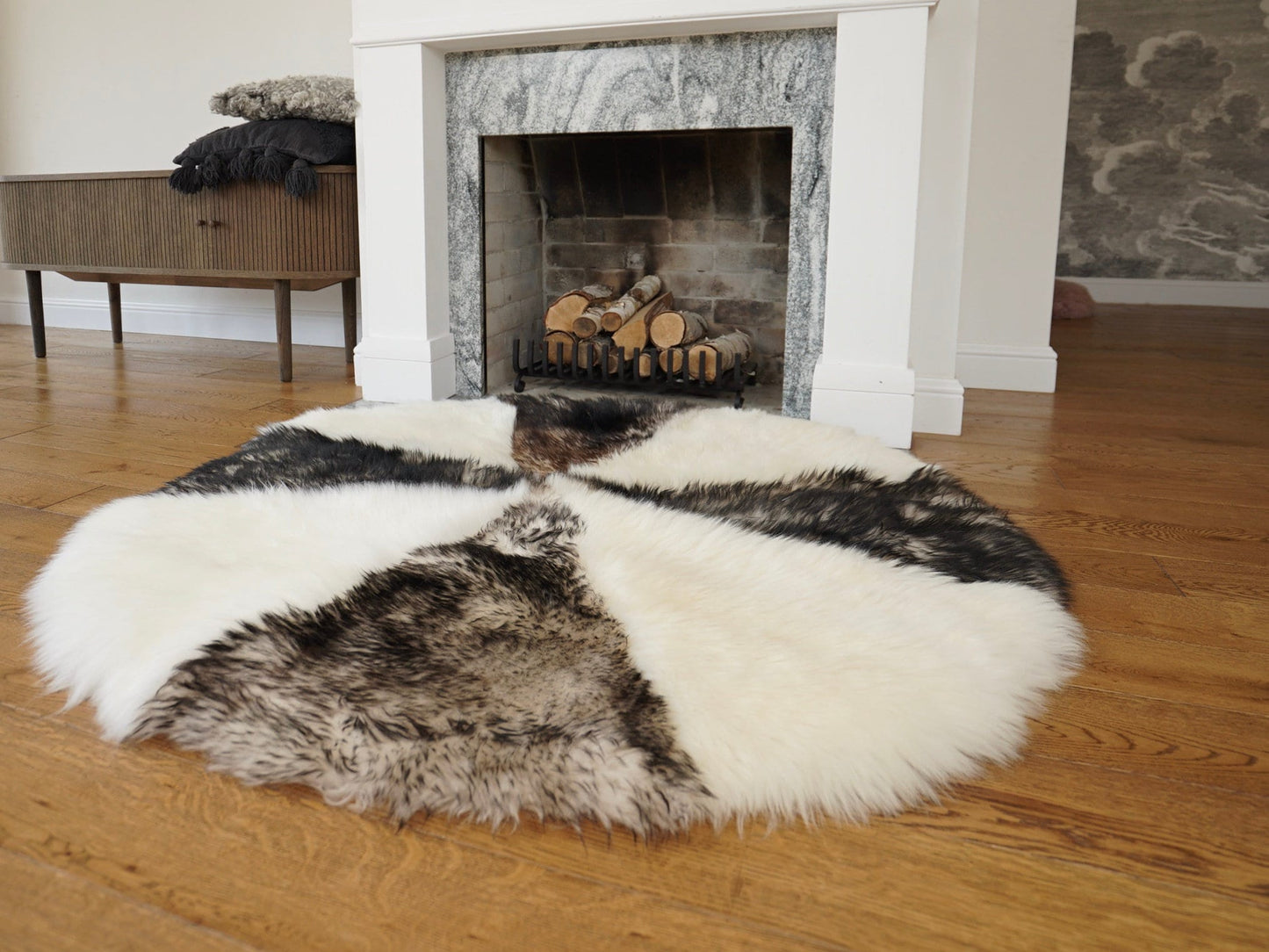 GIANT SHEEPSKIN Round White Throw Genuine leather Sheep Skin 51" Decorative Amazing Genuine Natural Round Sheepskin Rug - Thick Creamy