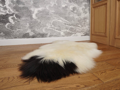 SHEEPSKIN Icelandic White & Black Throw Genuine leather Sheep Skin 52"x 36" Decorative rug White comfy BS6 cozy, hair is very thick,