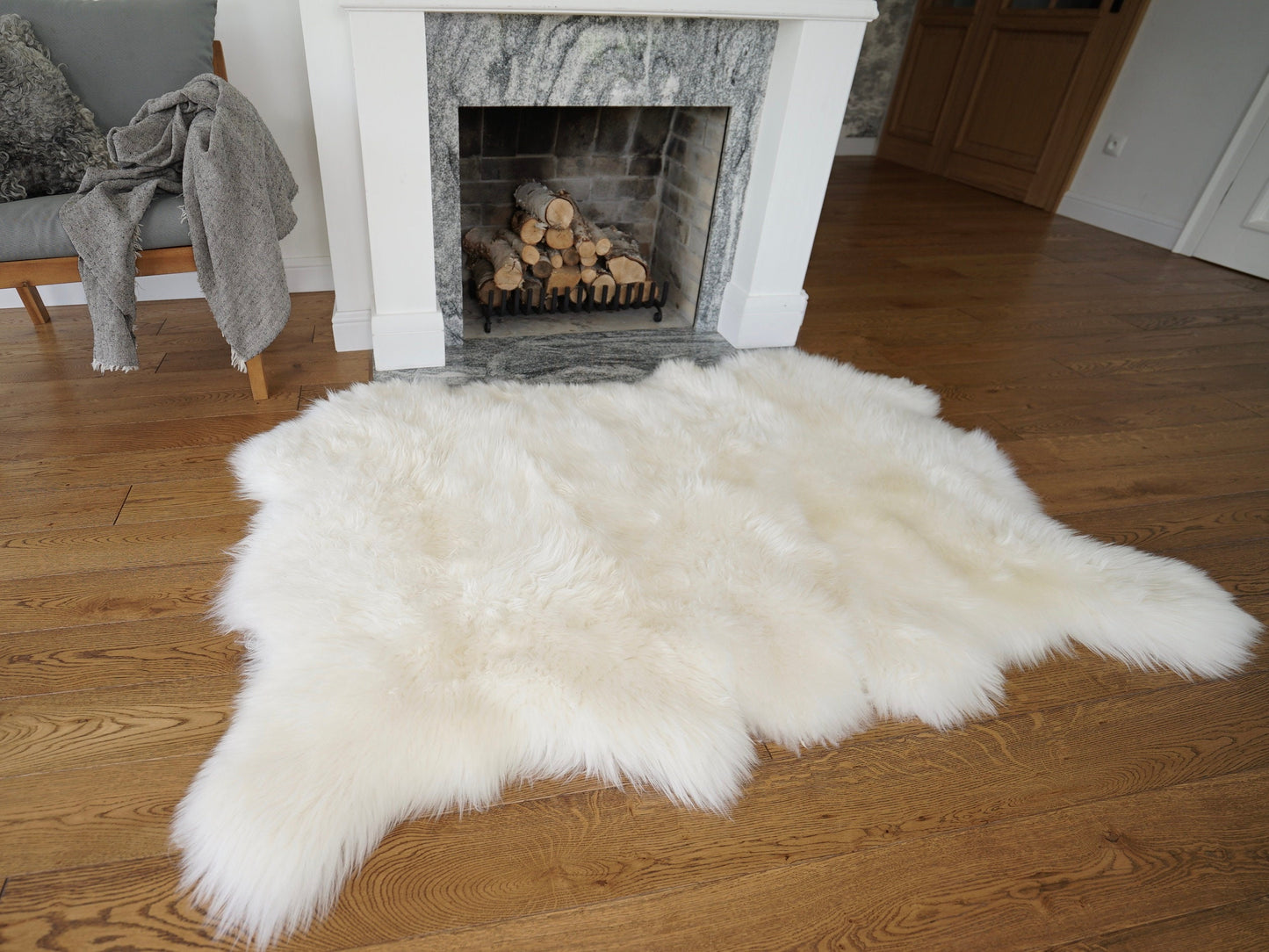 SHEEPSKIN Triple short hair XXL White Throw Genuine leather Sheep Skin 62" x 44" Decorative rug Natural comfy,cozy, hair is very shiny !