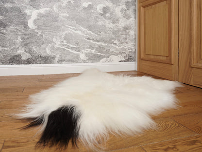 SHEEPSKIN Icelandic White & Black Throw Genuine leather Sheep Skin 50"x 32" Decorative rug White comfy BAA9 cozy, hair is very thick,