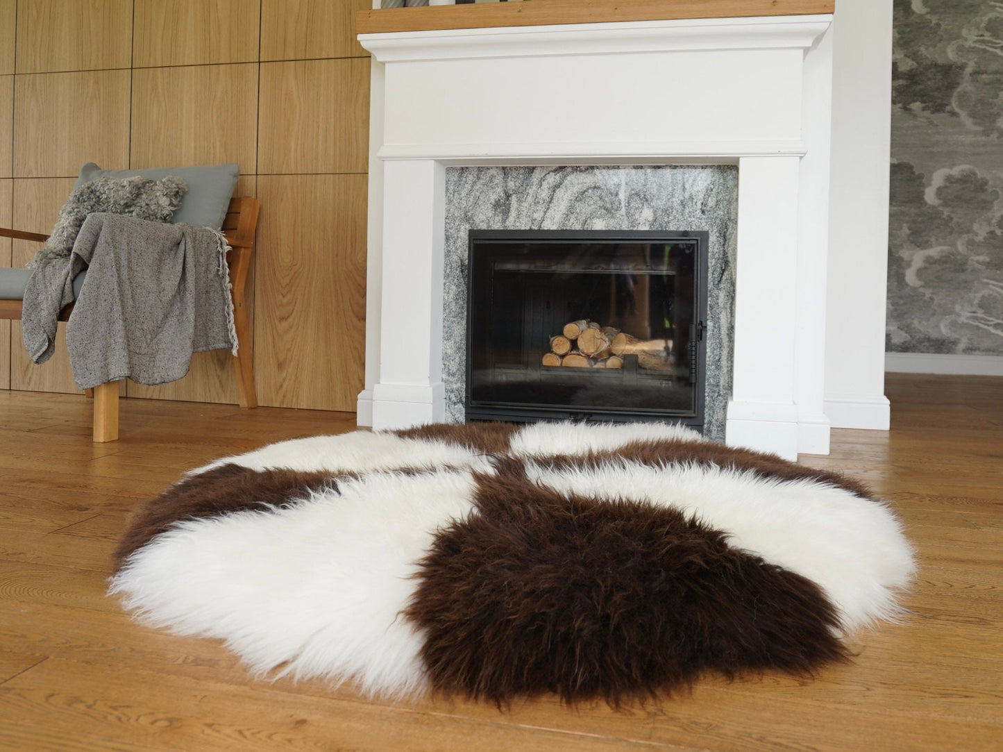 GIANT SHEEPSKIN Round White and Brown Throw Genuine leather Sheep Skin 51" Decorative Amazing Natural Round Sheepskin Rug - Thick Creamy