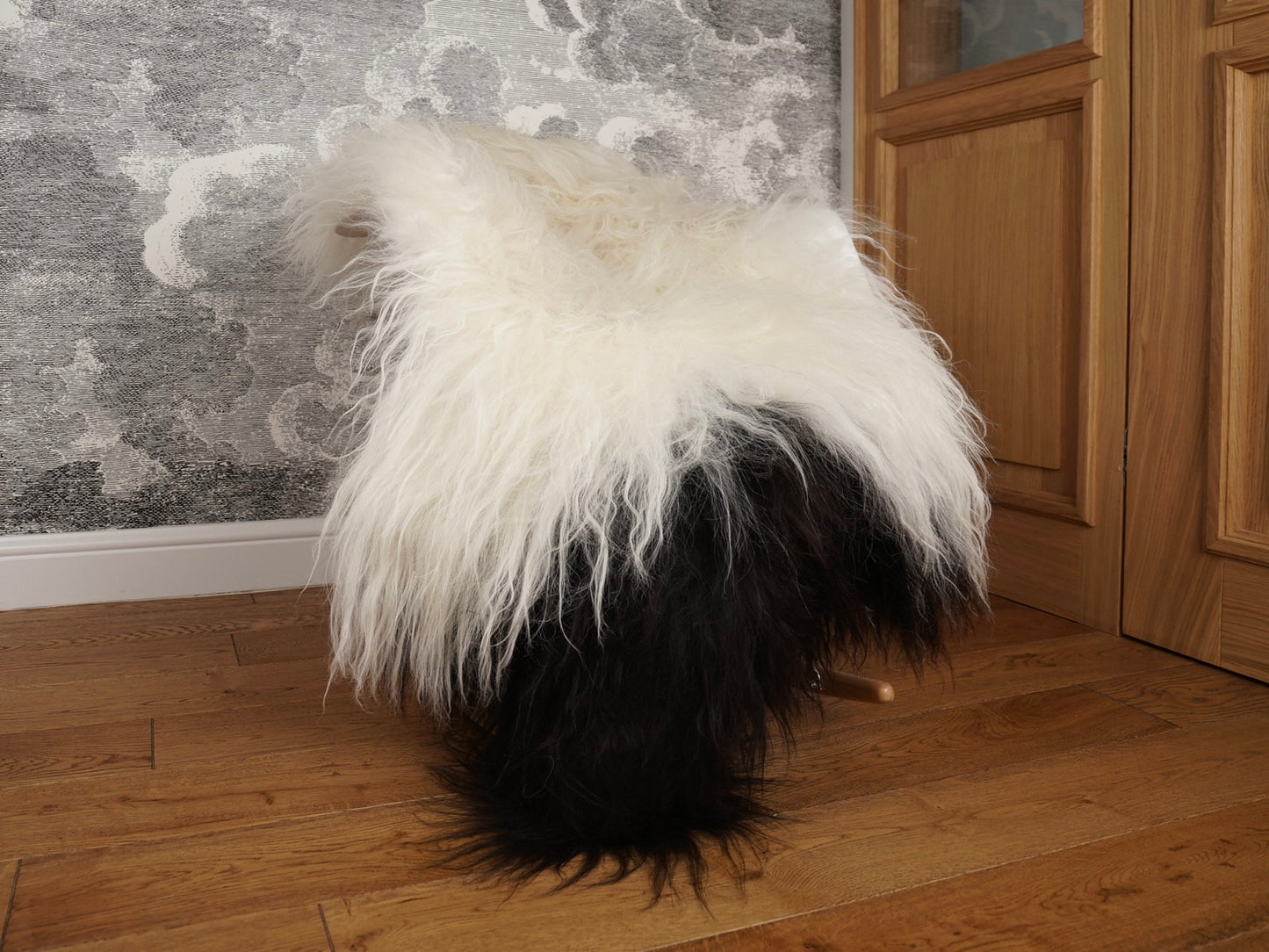 SHEEPSKIN Icelandic White & Black Throw Genuine leather Sheep Skin 52"x 30" Decorative rug White comfy DZ3 cozy, hair is very thick,