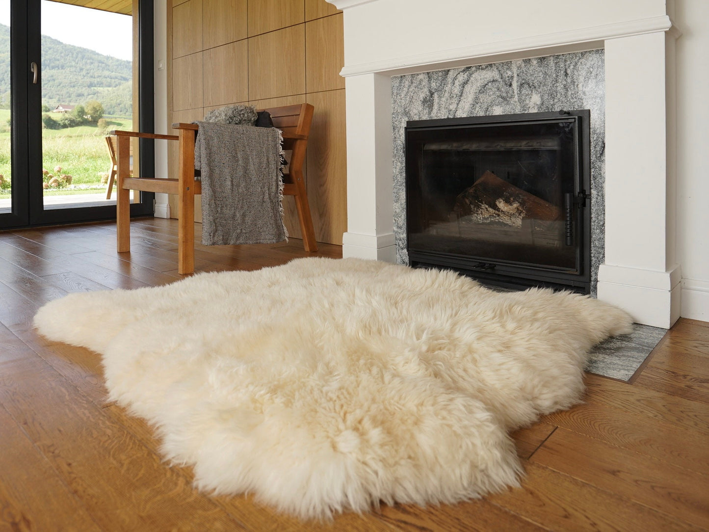 GIANT SHEEPSKIN Double XXL White Throw Genuine leather Sheep Skin 46" x 46" Decorative rug Natural comfy,cozy, hair is very thick, shiny !