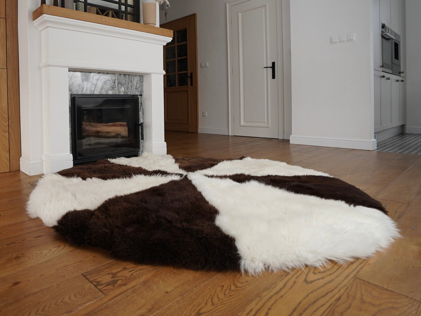 GIANT SHEEPSKIN Round White and Black Throw Genuine leather Sheep Skin 74" Decorative Amazing Natural Round Sheepskin Rug - Thick Creamy