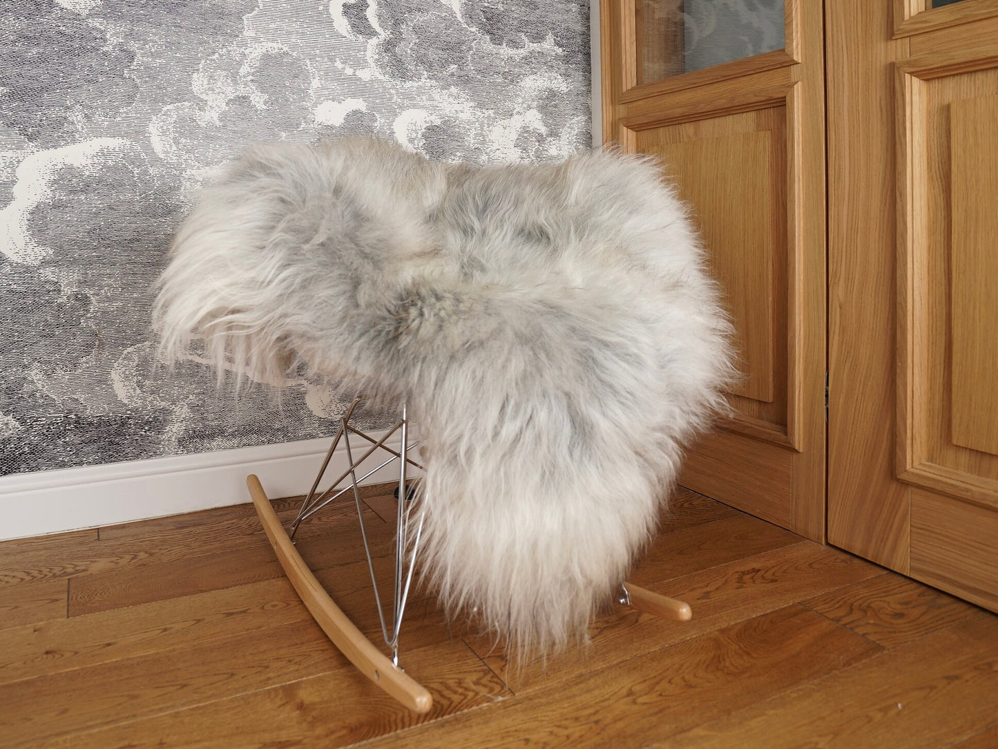 SHEEPSKIN ICELANDIC Grey XD5 White Xxl Throw Genuine leather Sheep Skin  Decorative rug  Gray comfy, cozy, hair is very thick, shiny !