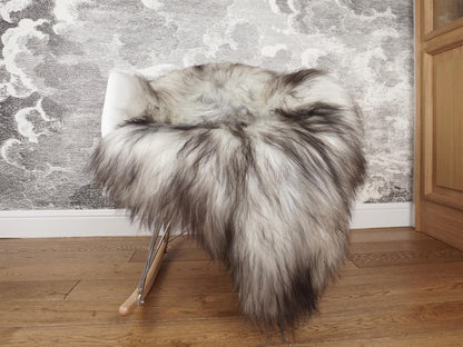 SHEEPSKIN ICELANDIC Grey XH3 White Xxl Throw Genuine leather Sheep Skin  Decorative rug  Gray comfy, cozy, hair is very thick, shiny !