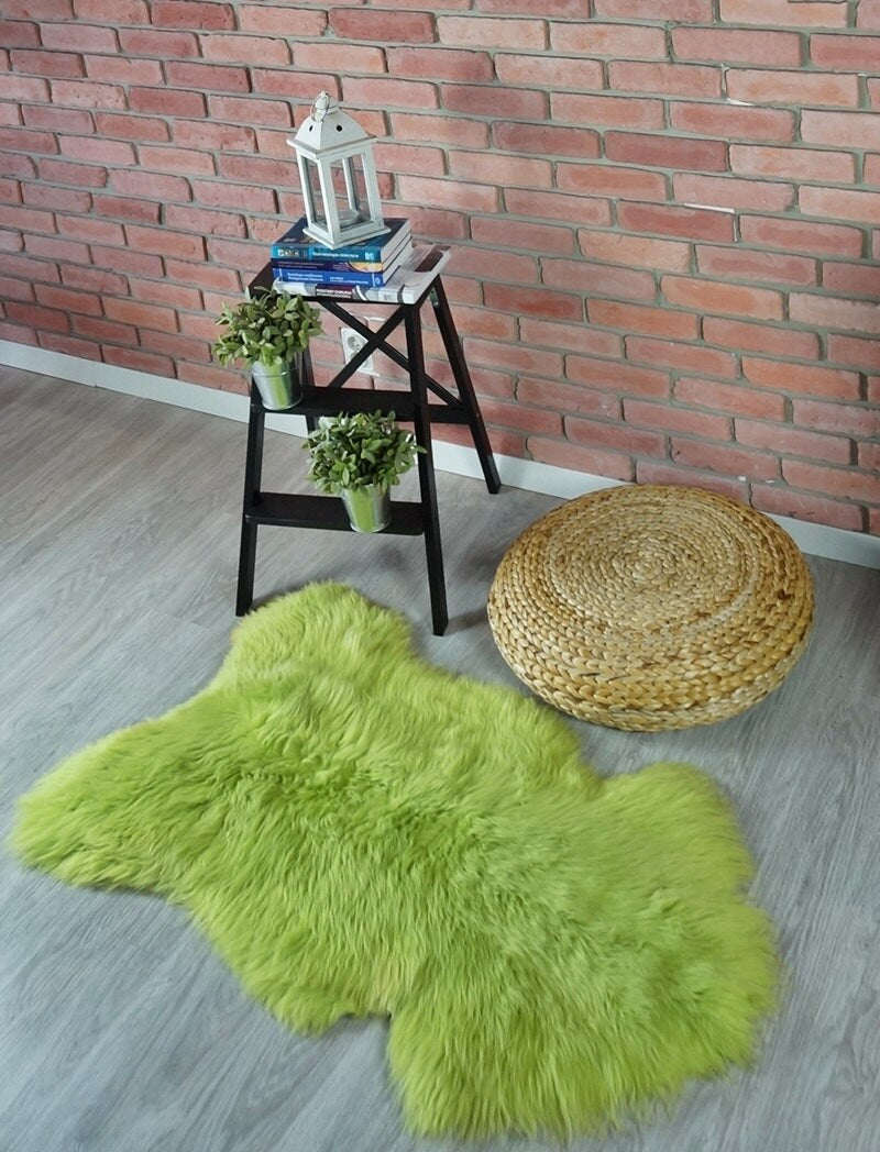 SHEEPSKIN GREEN   Throw Genuine leather Sheep Skin  Decorative rug green comfy, cozy, hair is very thick, shiny !