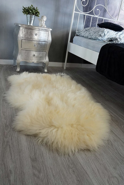 GIANT SHEEPSKIN 50 "x 30" White Throw Genuine leather Sheep Skin Decorative rug Natural comfy, cozy, hair is very thick, shiny !