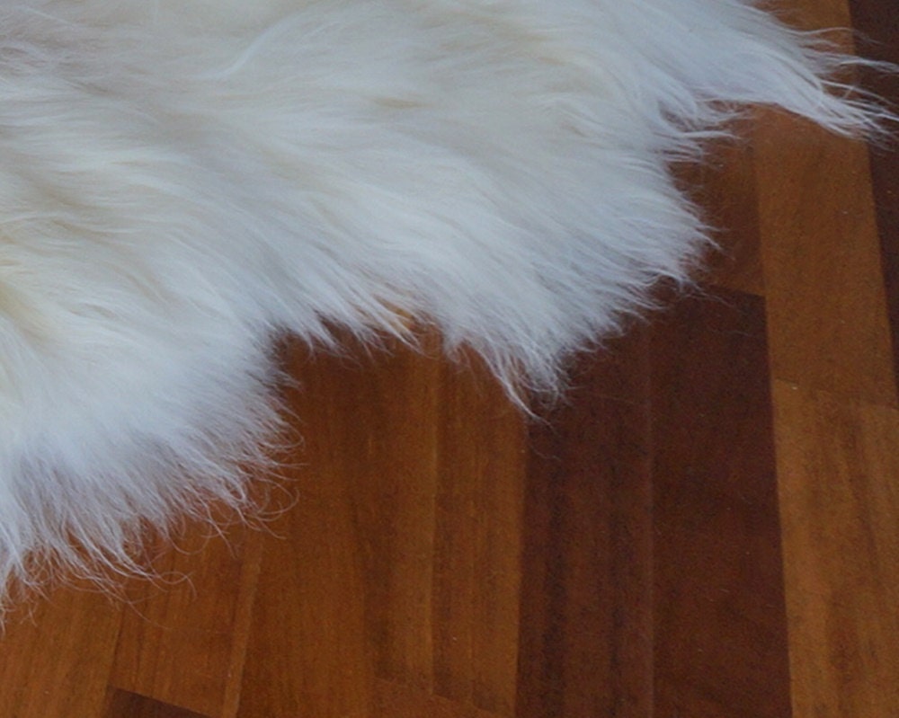 DOUBLE Original GIANT Iceland  X  79 "x 32" White  Genuine Natural Sheepskin Rug Exclusive rug