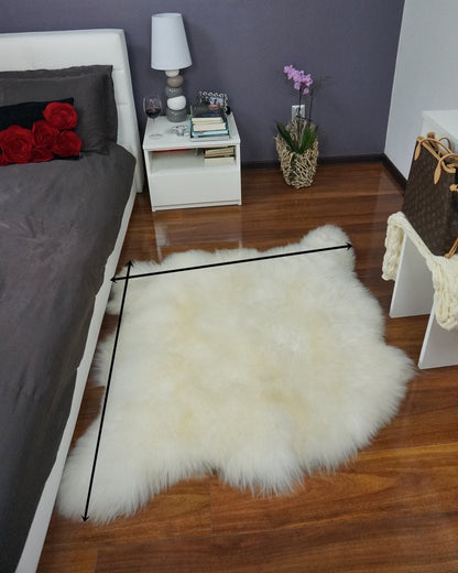 GIANT SHEEPSKIN Double XXL White Throw Genuine leather Sheep Skin 50" x 50" Decorative rug Natural comfy,cozy, hair is very thick, shiny !