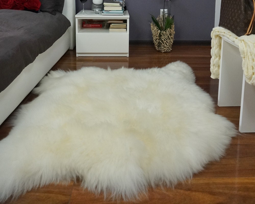 GIANT SHEEPSKIN Double XXL White Throw Genuine leather Sheep Skin 50" x 50" Decorative rug Natural comfy,cozy, hair is very thick, shiny !