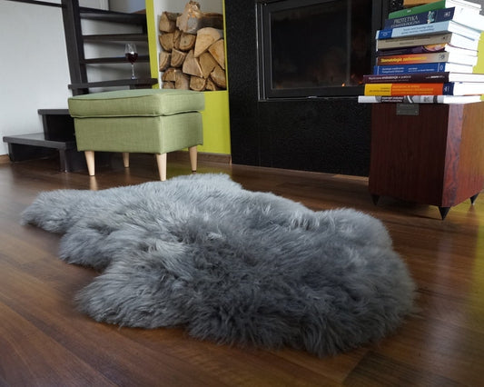 SHEEPSKIN GREY Throw Genuine leather Sheep Skin Decorative rug grey 44'' x 24" comfy, cozy, hair is very thick, shiny !