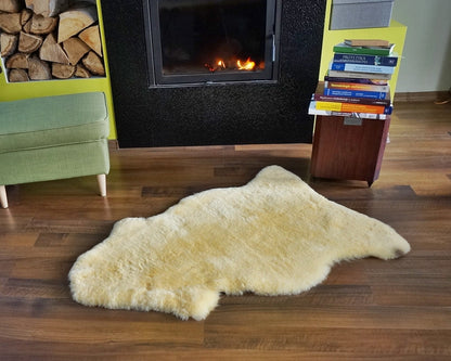 GIANT SHEEPSKIN MEDICAL Healthy Yellow Throw Genuine leather Sheep Skin Decorative rug 46 "x 28" comfy, cozy, hair is very thick, shiny