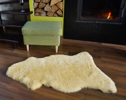 GIANT SHEEPSKIN MEDICAL Healthy Yellow Throw Genuine leather Sheep Skin Decorative rug 46 "x 28" comfy, cozy, hair is very thick, shiny