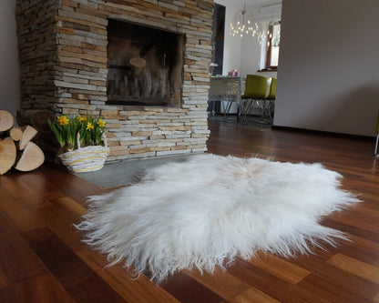 SHEEPSKIN ICELANDIC White and Cream Throw Genuine leather Sheep Skin 52"x 32" Decorative rug White comfy, cozy, hair is very thick, shiny !